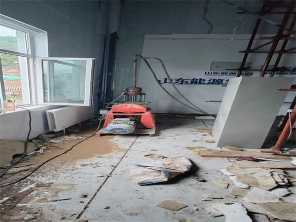 沙田镇地基基础下沉墙体裂缝加固注浆顶升施工