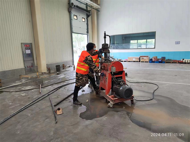 沙田镇厂房地面下沉塌陷注浆加固施工